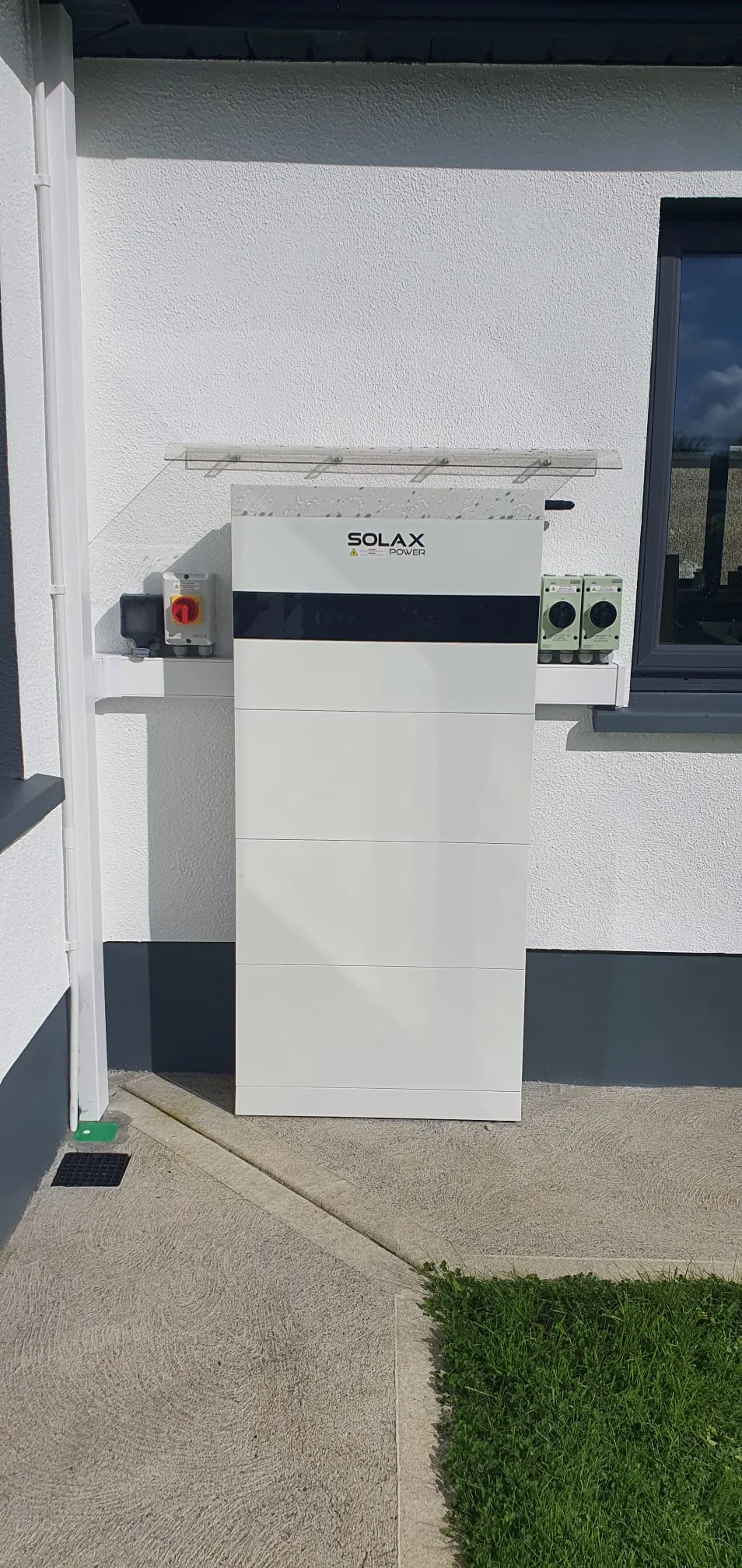 SolaX inverter and battery system